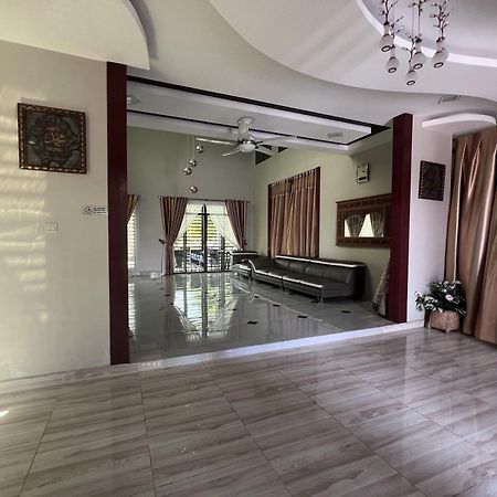 Nurbayu Chalet, Kemaman Kuantan Buitenkant foto