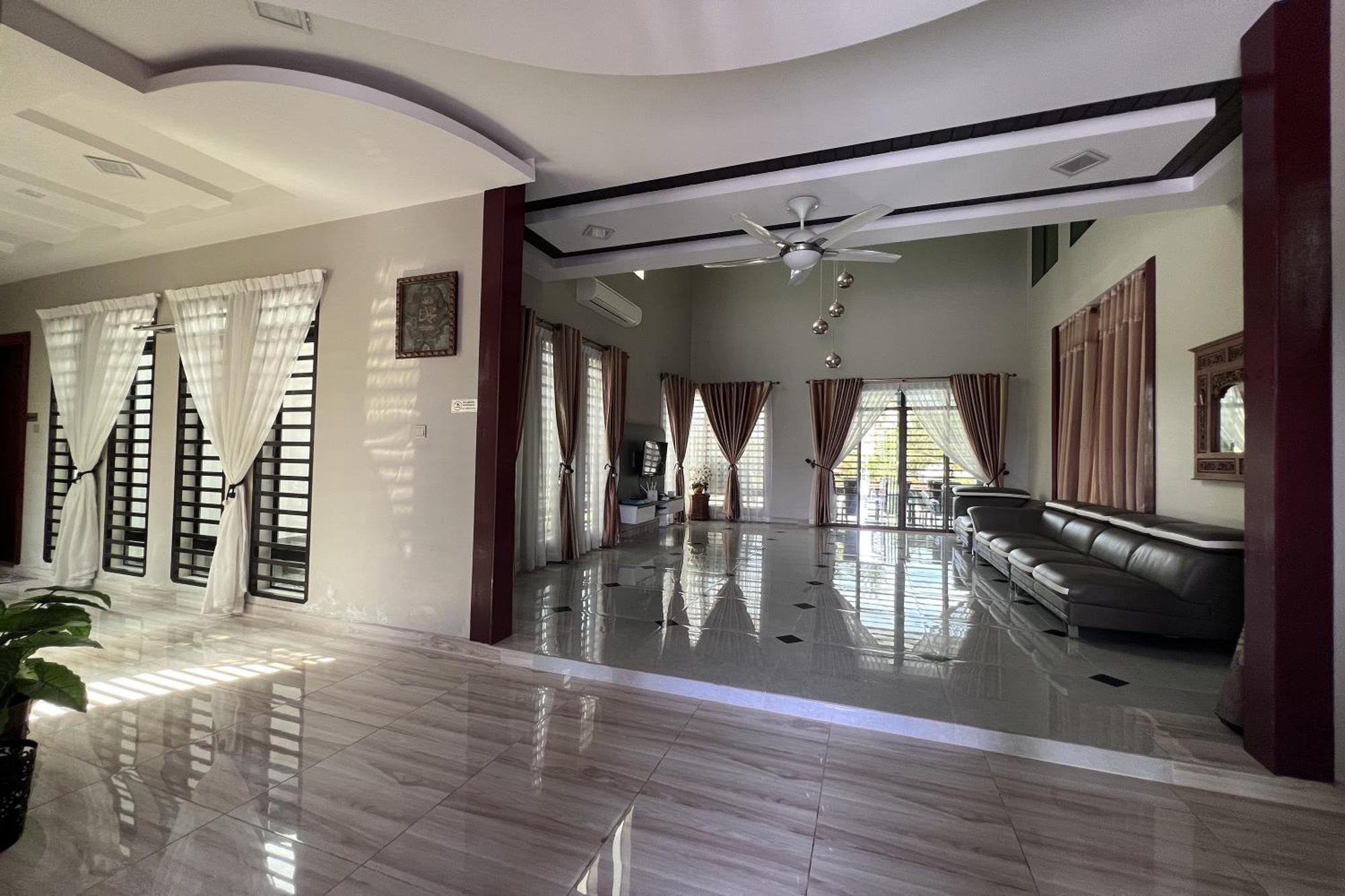 Nurbayu Chalet, Kemaman Kuantan Buitenkant foto