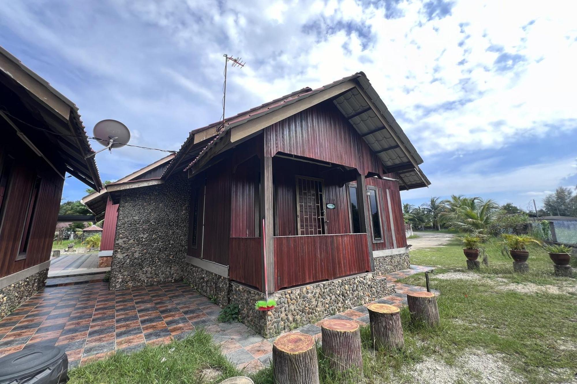 Nurbayu Chalet, Kemaman Kuantan Buitenkant foto