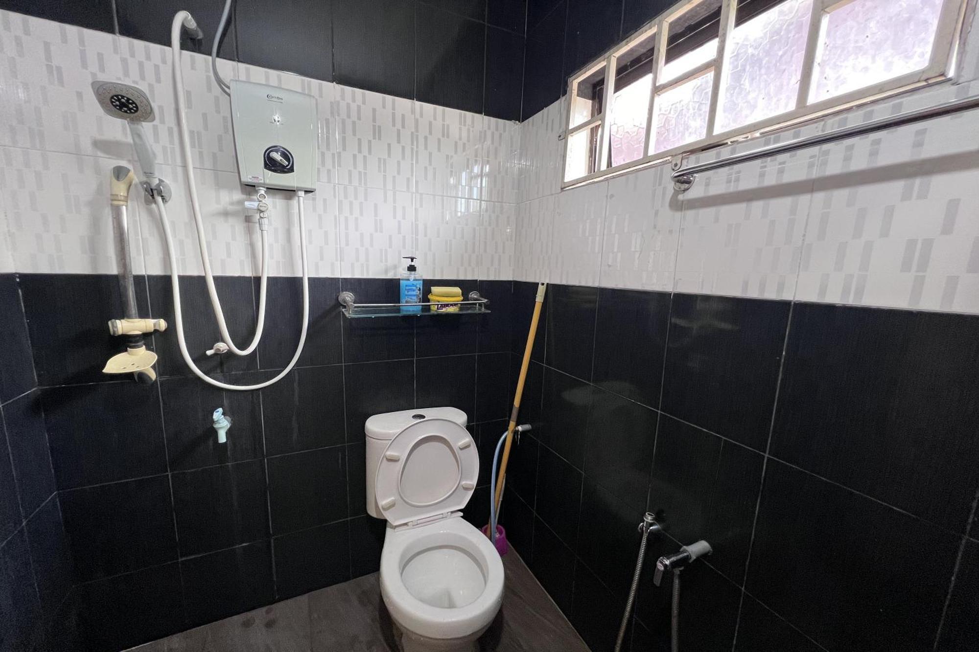 Nurbayu Chalet, Kemaman Kuantan Buitenkant foto