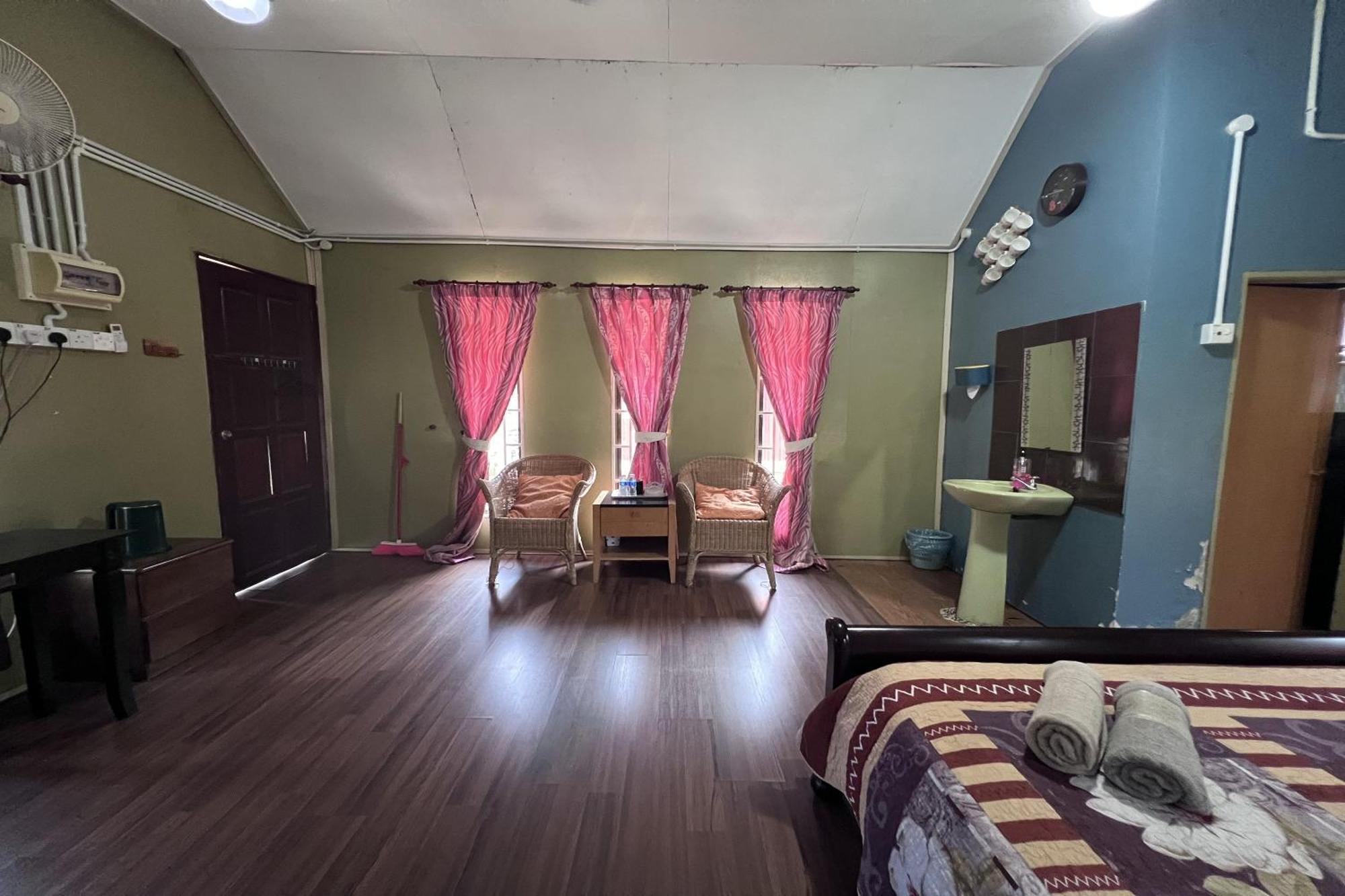 Nurbayu Chalet, Kemaman Kuantan Buitenkant foto