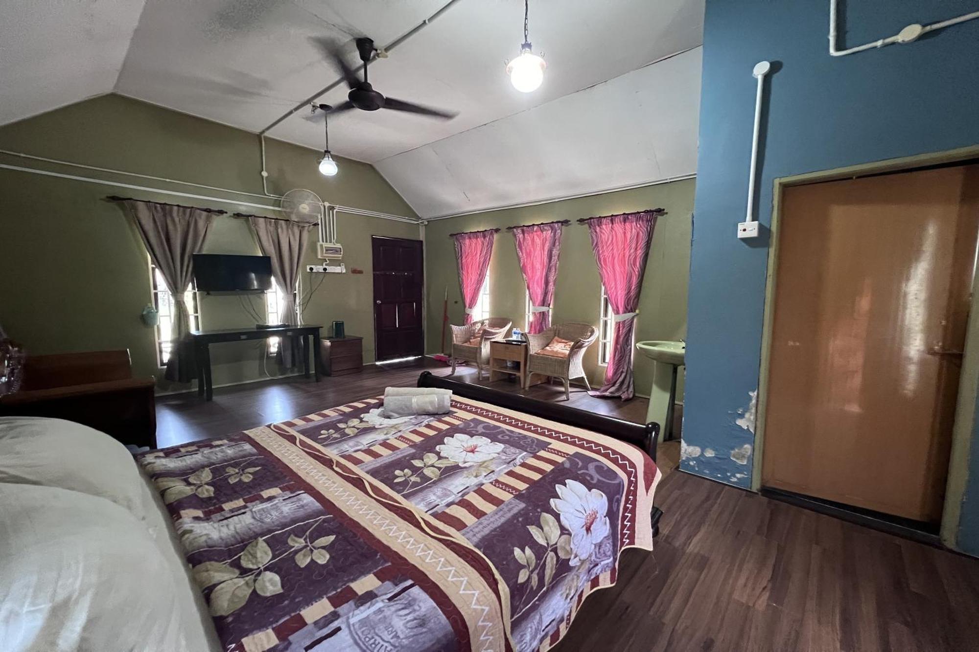 Nurbayu Chalet, Kemaman Kuantan Buitenkant foto