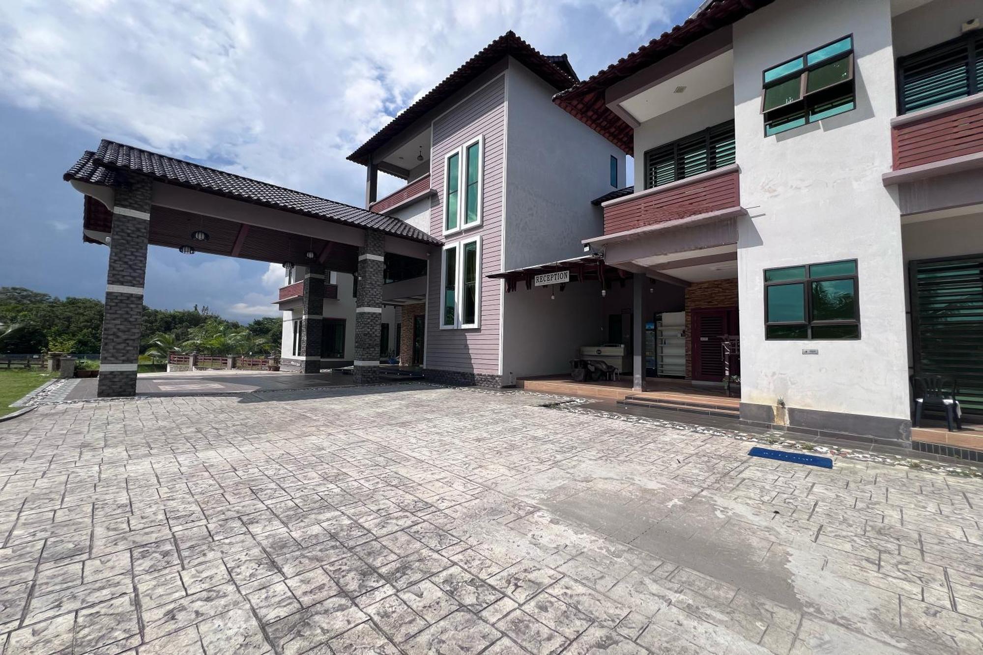 Nurbayu Chalet, Kemaman Kuantan Buitenkant foto