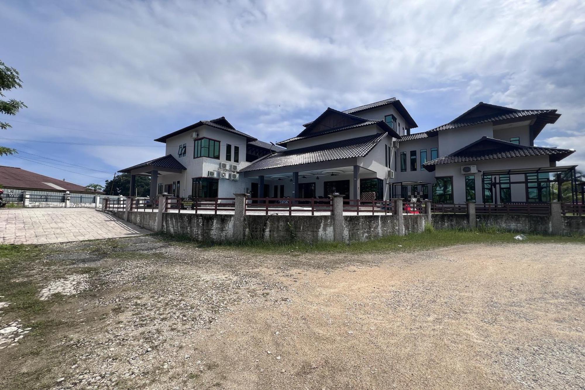 Nurbayu Chalet, Kemaman Kuantan Buitenkant foto